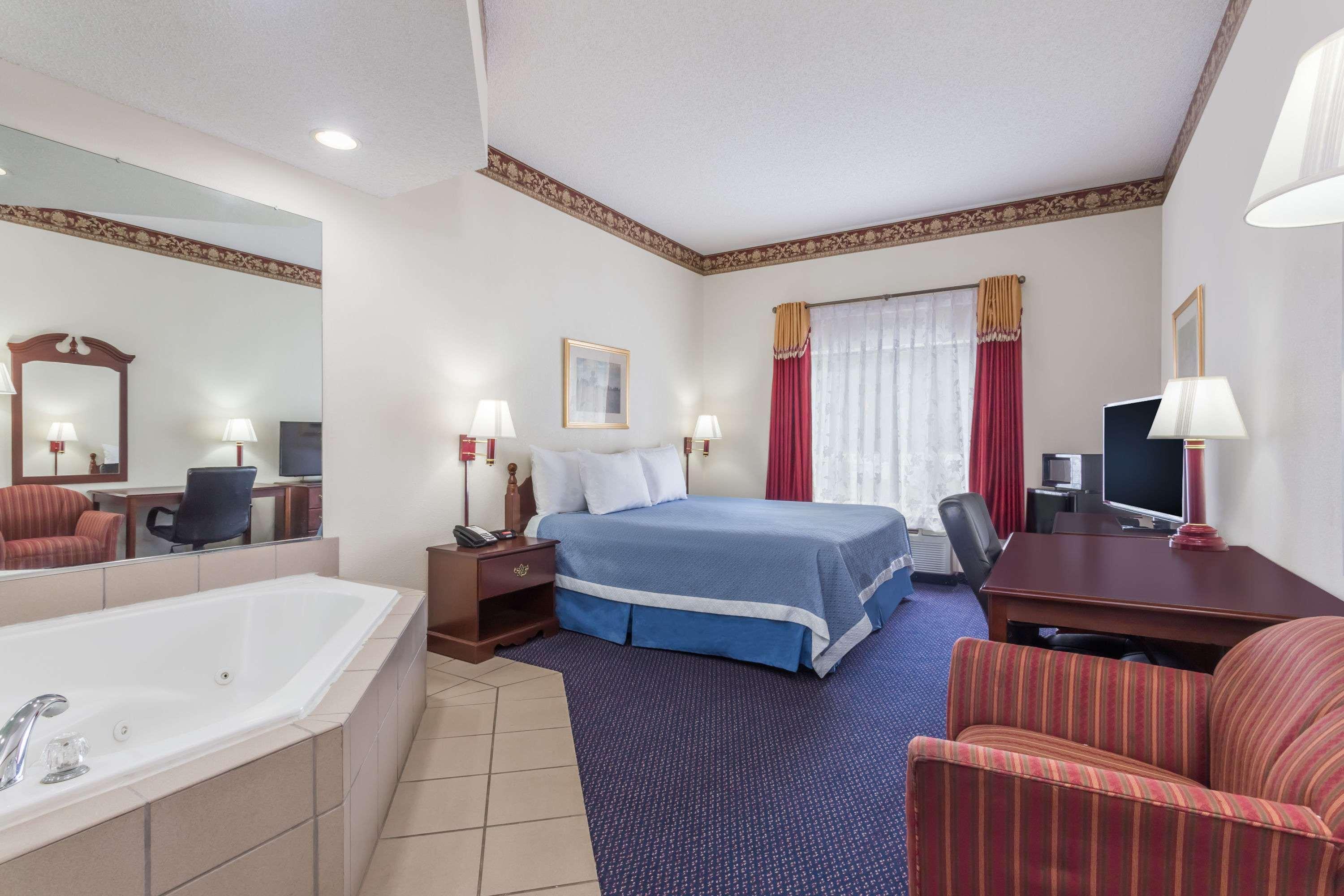 Hotel & 3*